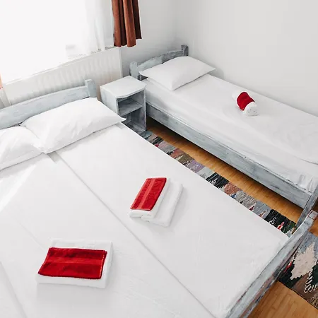 Pensiunea Csur Panzio Bed & Breakfast *