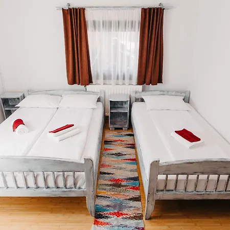 Bed & Breakfast Pensiunea Csur Panzio