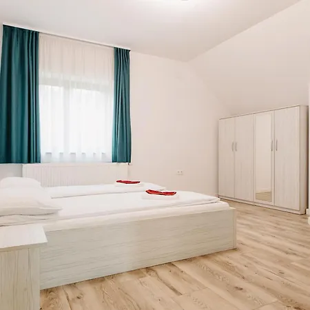 Bed & Breakfast Pensiunea Csur Panzio *