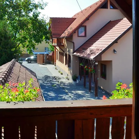 Bed & Breakfast Pensiunea Csur Panzio